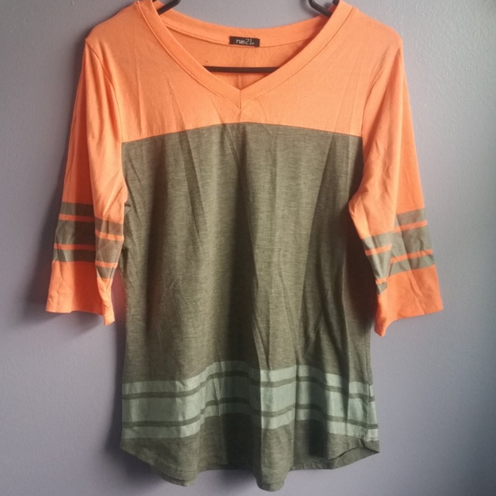 Rue21 mid sleeve shirt